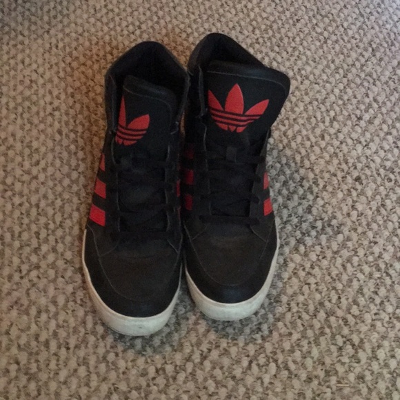 Black and red Adidas high tops - Picture 2 of 4